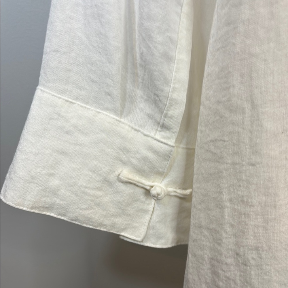 White Relaxed Fit Tunic with Three-Quarter Sleeves - Picture 7 of 8